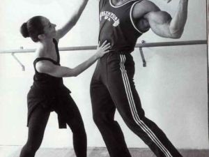Arnold-Schwarzenegger-dance-lessons-2