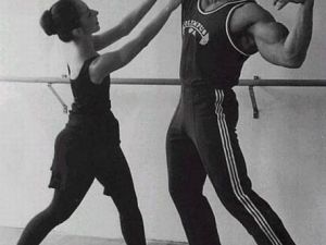 Arnold-Schwarzenegger-dance-lessons-6