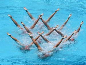Synchronized-Swimming-05