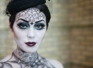 female-halloween-retro-pale-makeup