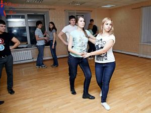 instructor-dance-